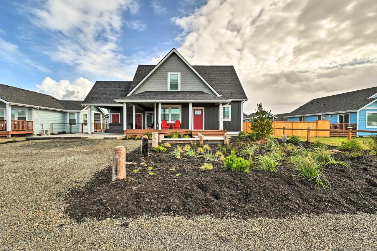Ocean Shores Getaway With Fireplace And Hot Tub! Exterior photo